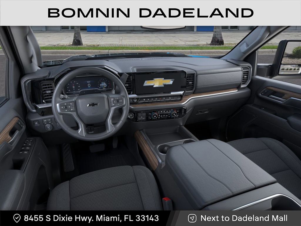 2025 Chevrolet Silverado 3500HD LT photo