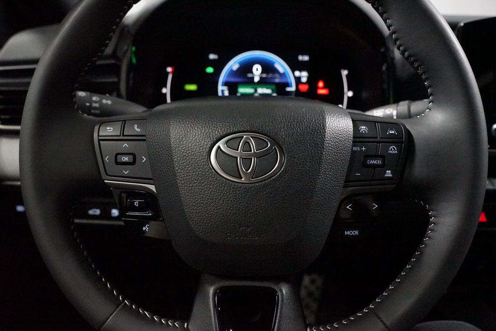 Thumbnail: 2025 Toyota Camry - 12