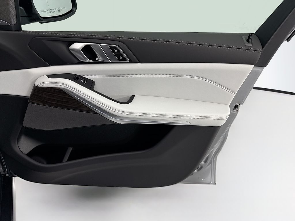 Thumbnail: 2026 BMW X5 - 24