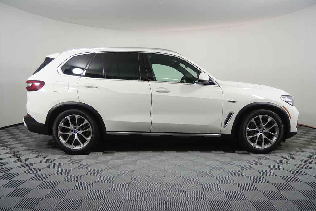 Thumbnail: 2023 BMW X5 - 2