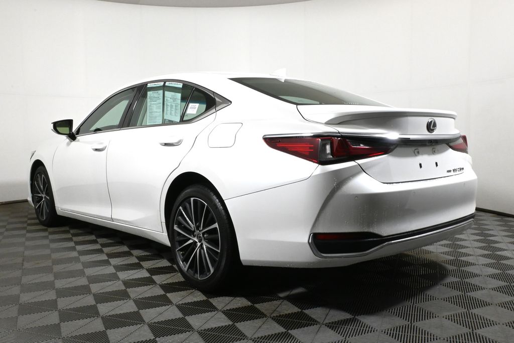 2022 Lexus ES 250 5