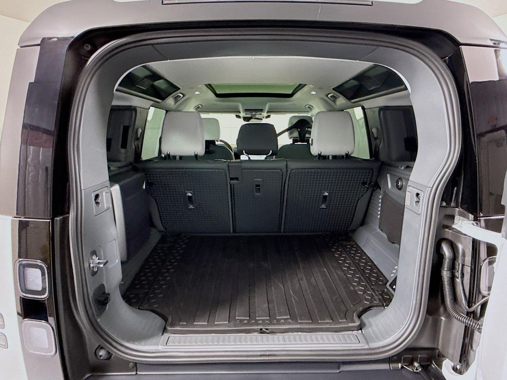 Thumbnail: 2026 Land Rover Defender - 30