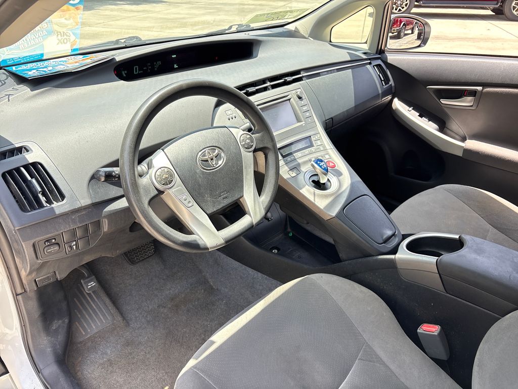 Used 2014 White Toyota Two image 6