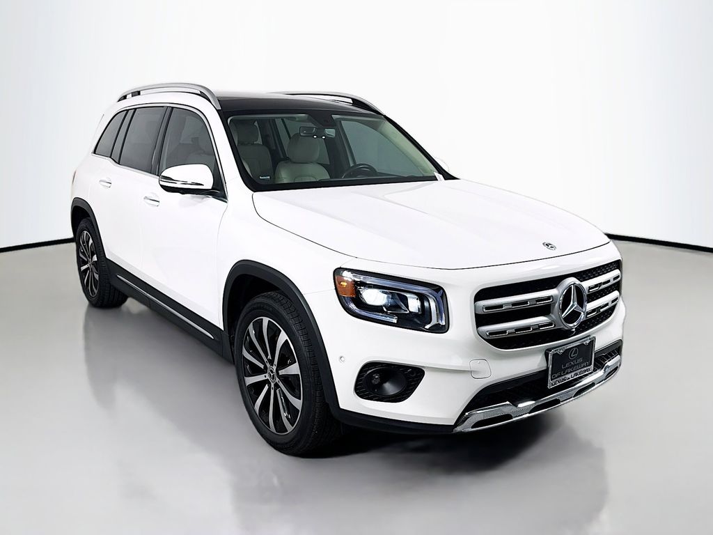 Thumbnail: 2021 Mercedes-Benz GLB - 3