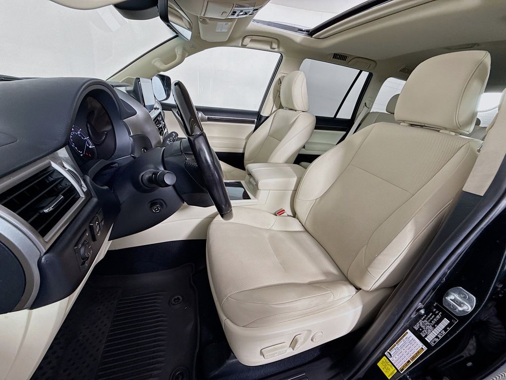 Thumbnail: 2023 Lexus GX - 21