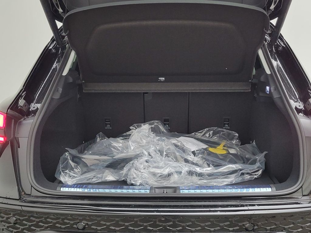 Thumbnail: 2026 Audi Q3 - 10