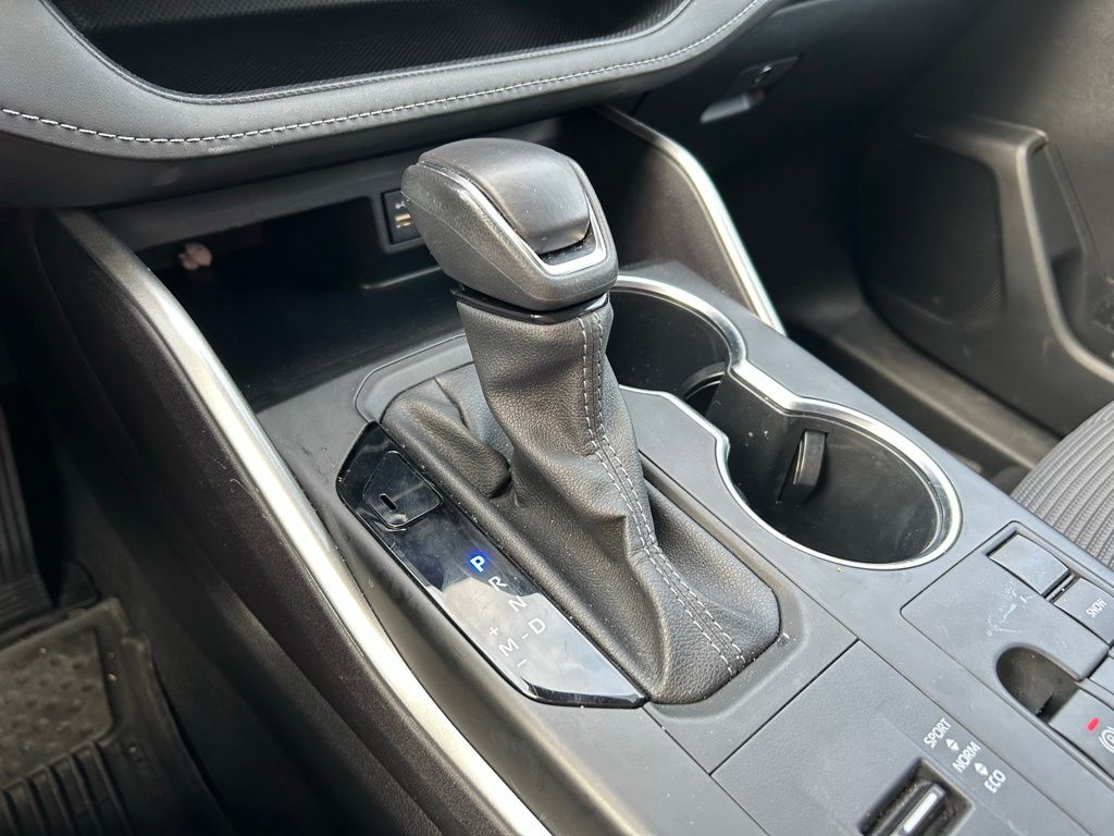 Thumbnail: 2024 Toyota Highlander - 28