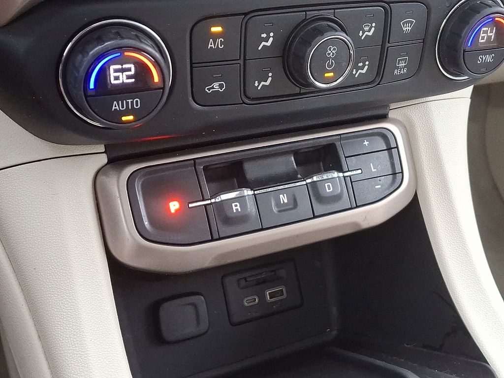 Thumbnail: 2020 GMC Acadia - 16