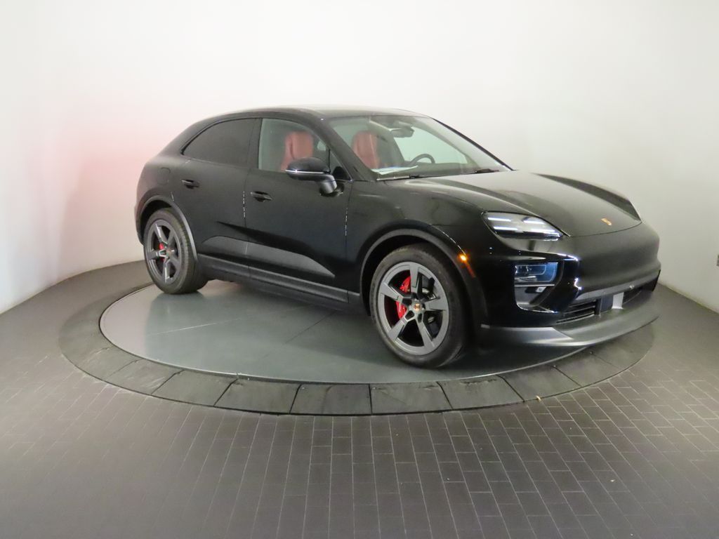 Thumbnail: 2026 Porsche Macan - 9