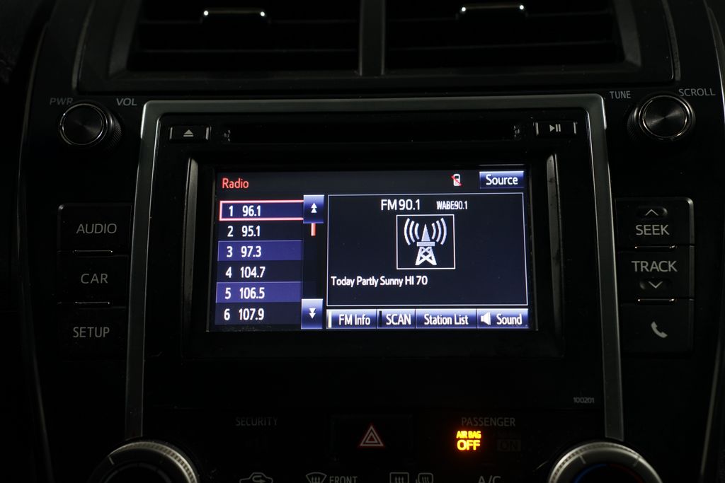 Thumbnail: 2014 Toyota Camry - 18