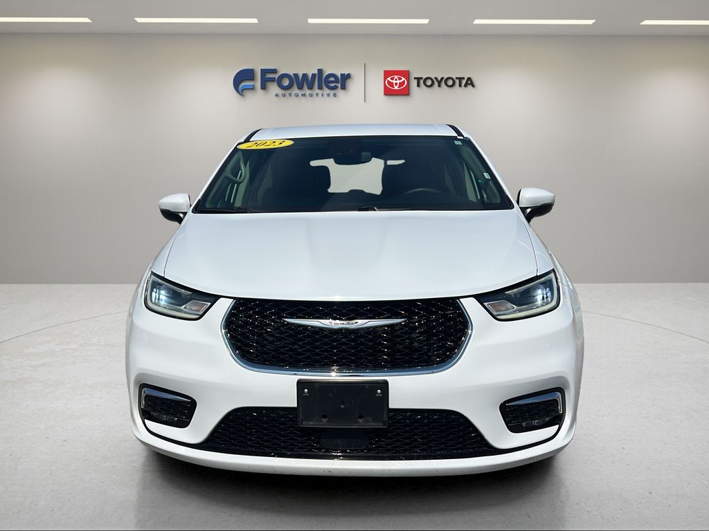View vehicle photo 2