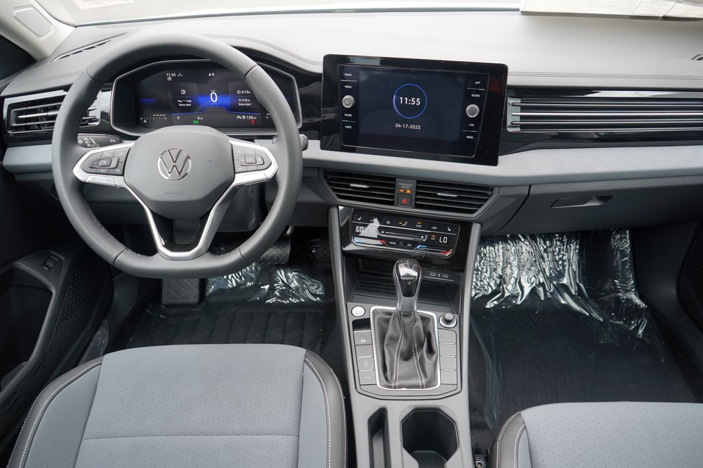 2025 Volkswagen Jetta SE 11