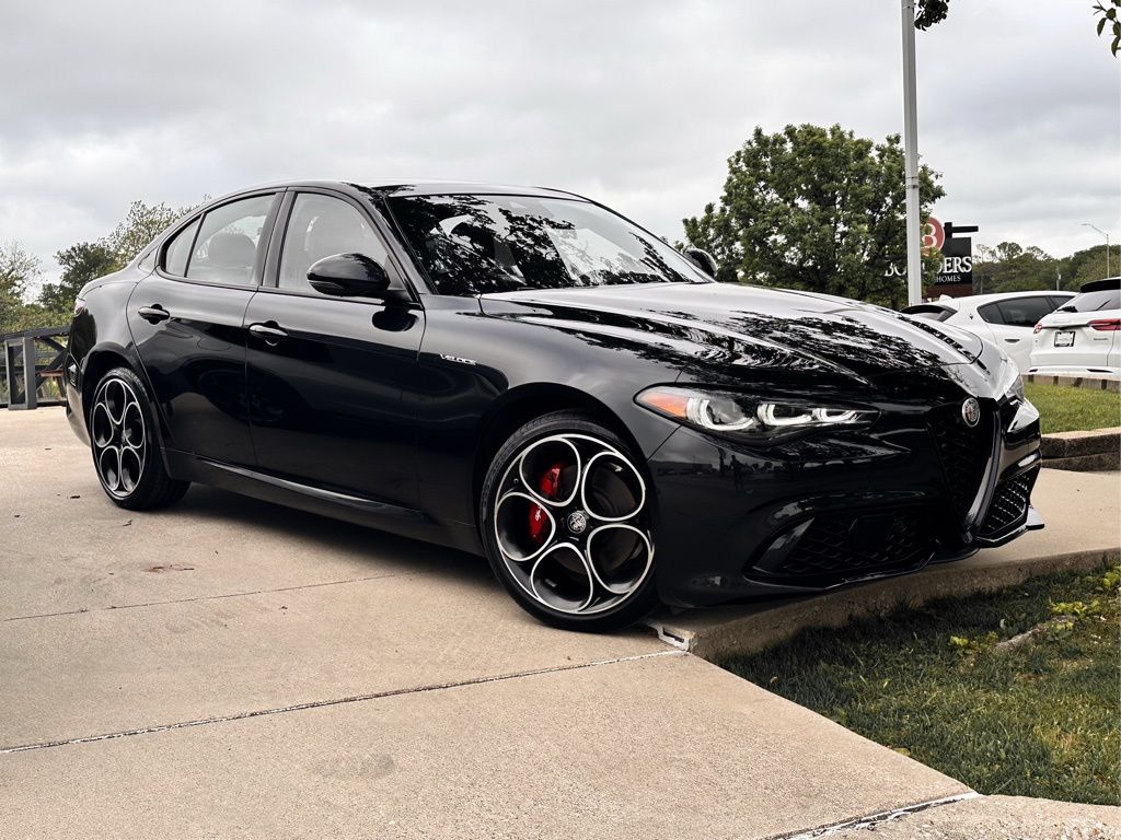 Vulcano Black Metallic 2024 Alfa Romeo Giulia Veloce AWD Sedan All-Wheel Drive 8-Speed Automatic