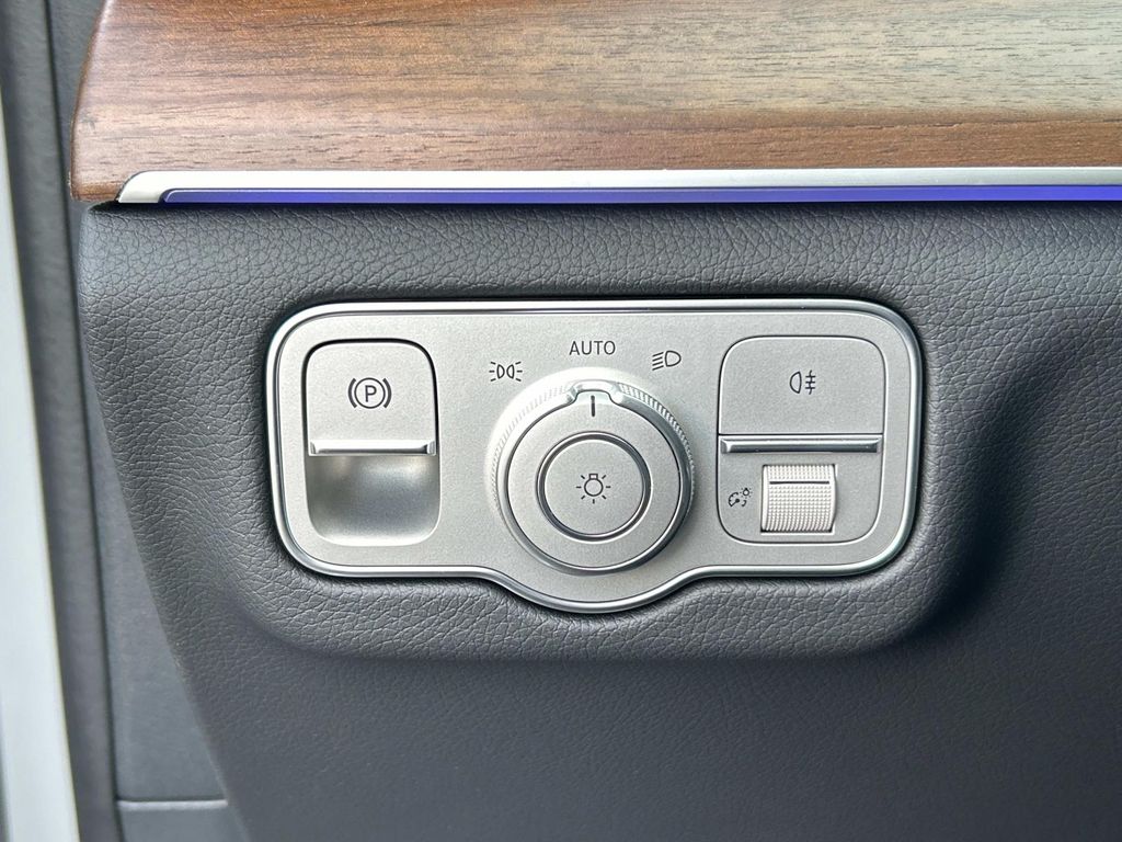 Thumbnail: 2025 Mercedes-Benz GLE - 15