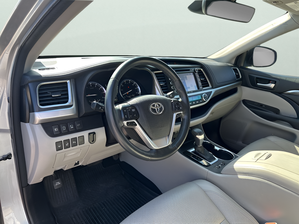 Used Car 2018 Toyota Highlander  For Sale Under $30,000 In Austin, Texas