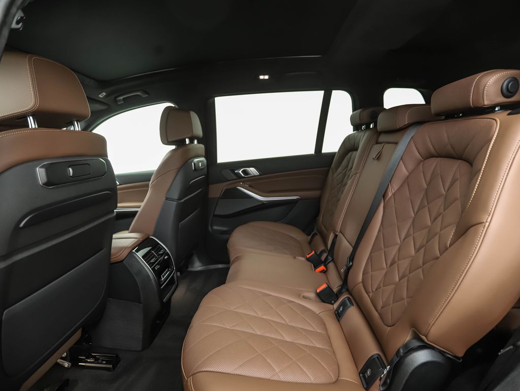 Thumbnail: 2024 BMW X7 - 22