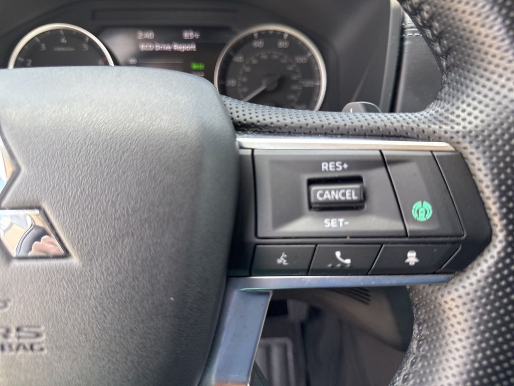 2022 Mitsubishi Outlander SE