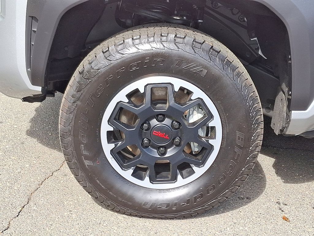 2024 Toyota Tacoma TRD Off-Road 8