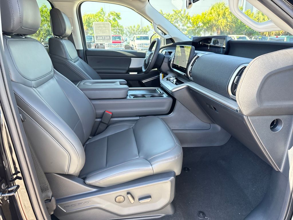 2025 Ford Expedition MAX photo 16