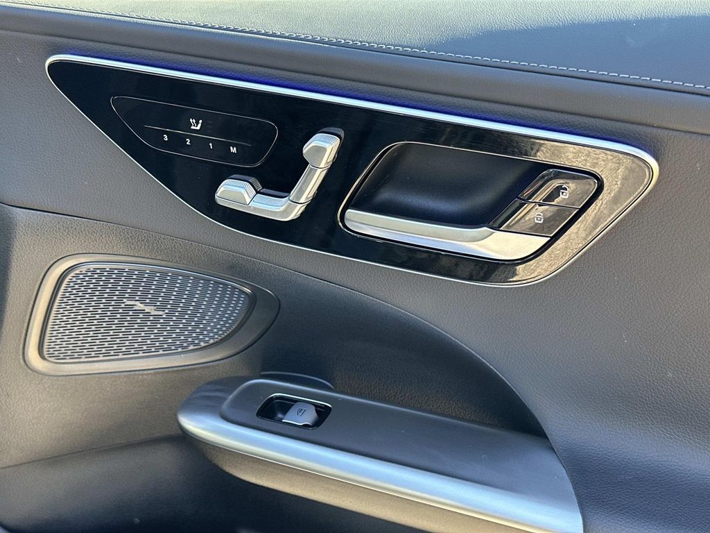 Thumbnail: 2025 Mercedes-Benz C-Class - 20