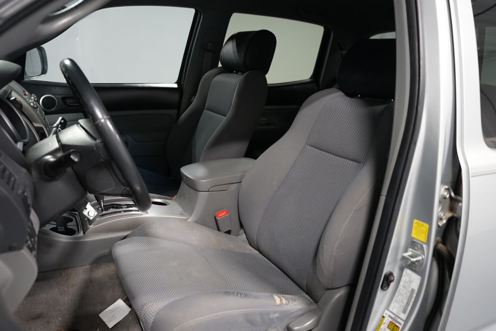 Thumbnail: 2011 Toyota Tacoma - 6