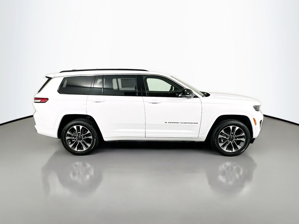 New 2025 White Jeep Overland image 8