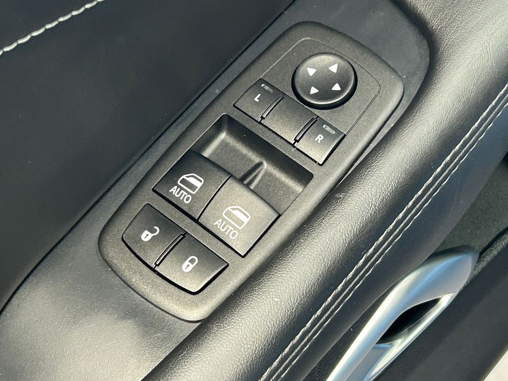 Used 2023 B5 Blue Pearlcoat Dodge R/T image 15