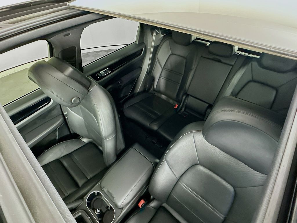 Thumbnail: 2019 Porsche Cayenne - 22