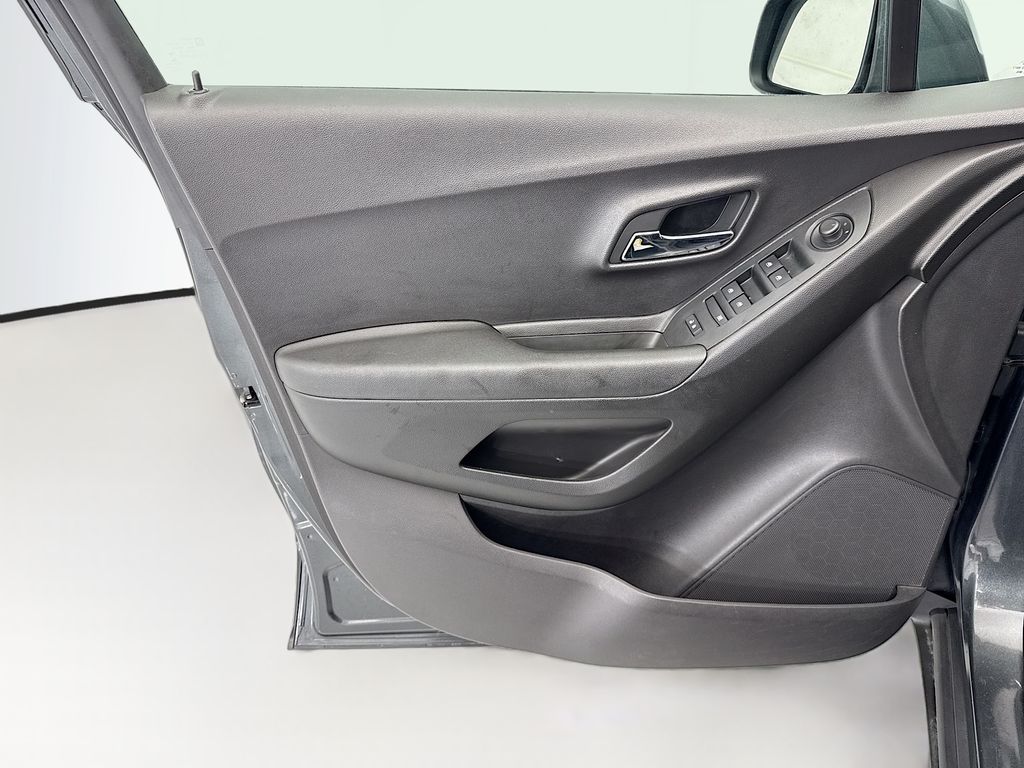 Thumbnail: 2019 Chevrolet Trax - 22