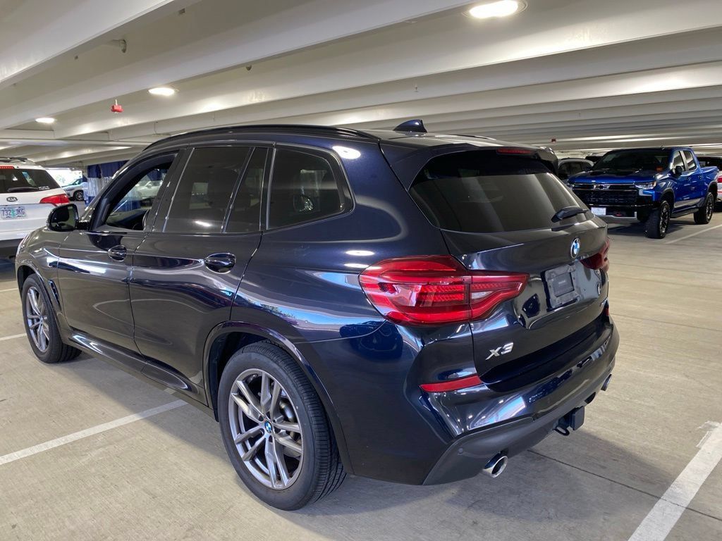 Used 2021 Carbon Black Metallic BMW xDrive30i image 3