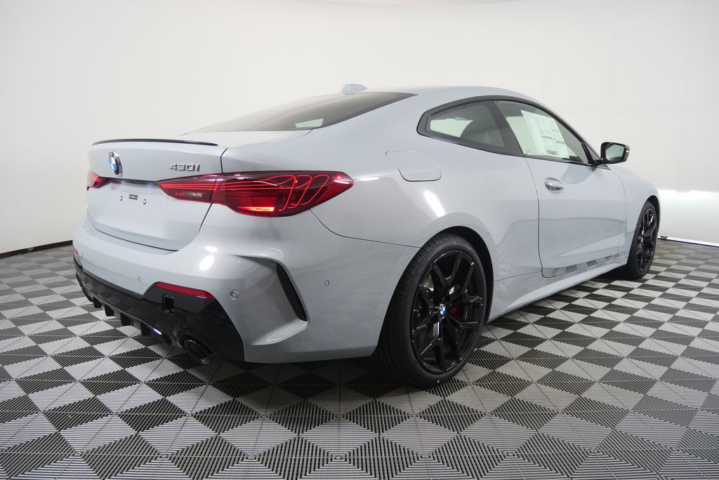 Thumbnail: 2026 BMW 4 Series - 3