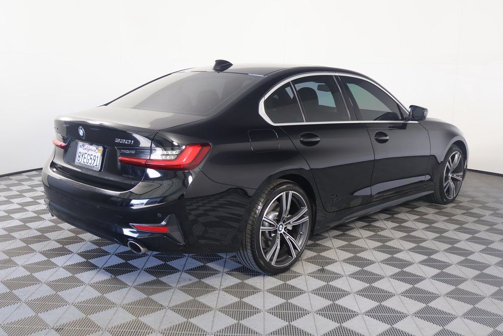 2022 BMW 3 Series 330i xDrive 4