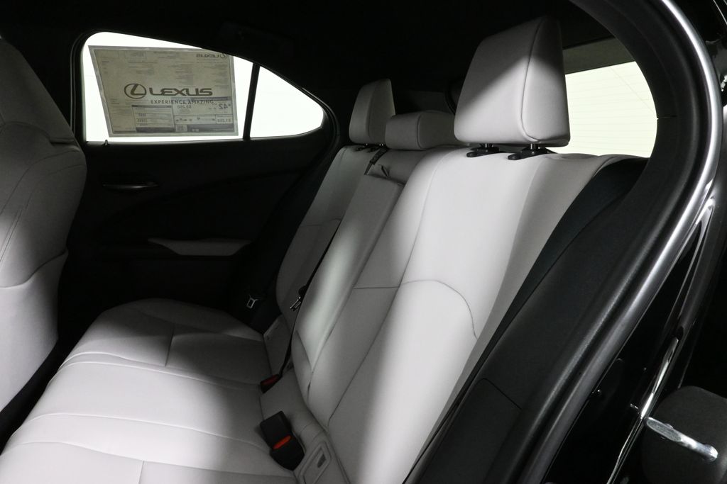 Thumbnail: 2025 Lexus UX - 4