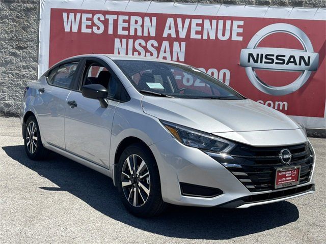 Brilliant Silver Metallic 2025 Nissan Versa S FWD Sedan Front-Wheel Drive Continuously Variable Transmission