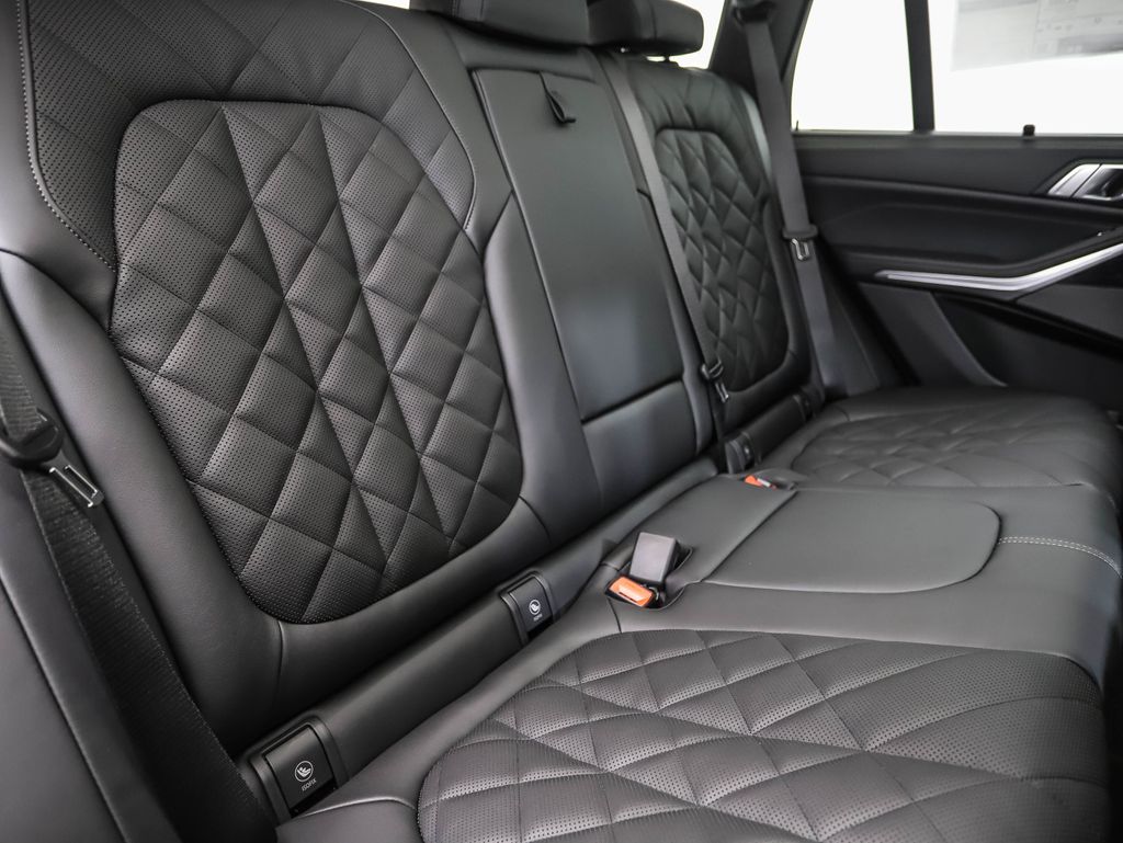 Thumbnail: 2026 BMW X5 - 27