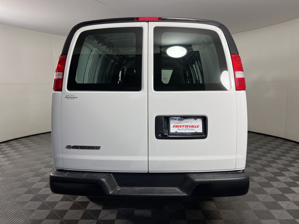 Thumbnail: 2025 Chevrolet Express - 4