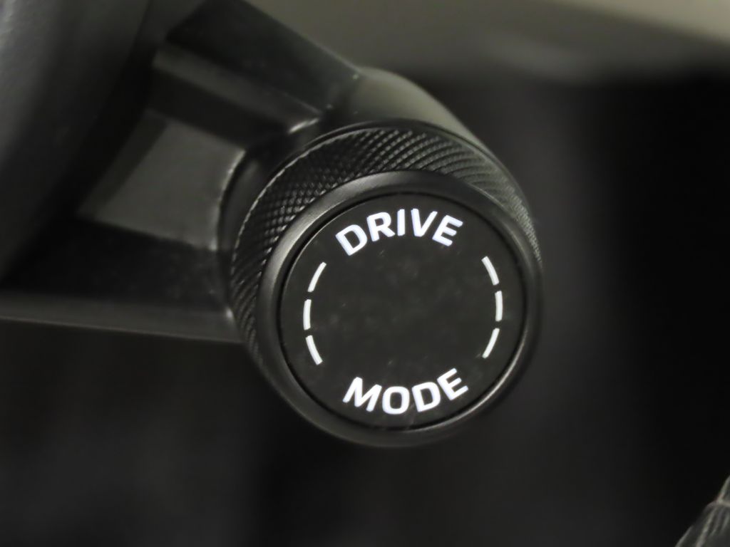 Thumbnail: 2022 Porsche Taycan - 21