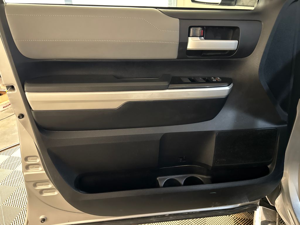 Used 2014 Silver Toyota Limited image 17