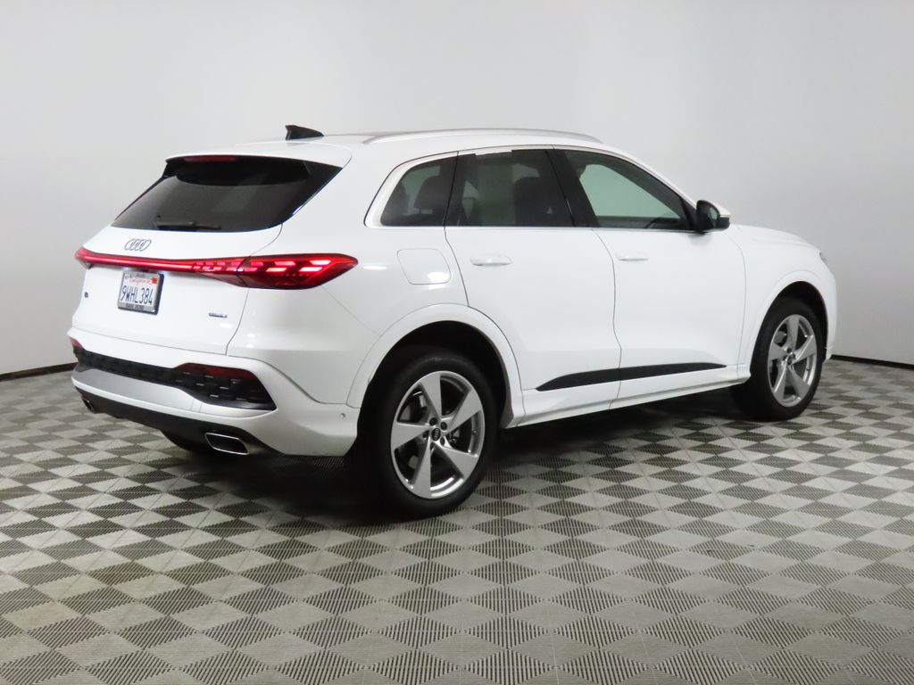 Thumbnail: 2025 Audi Q5 - 5