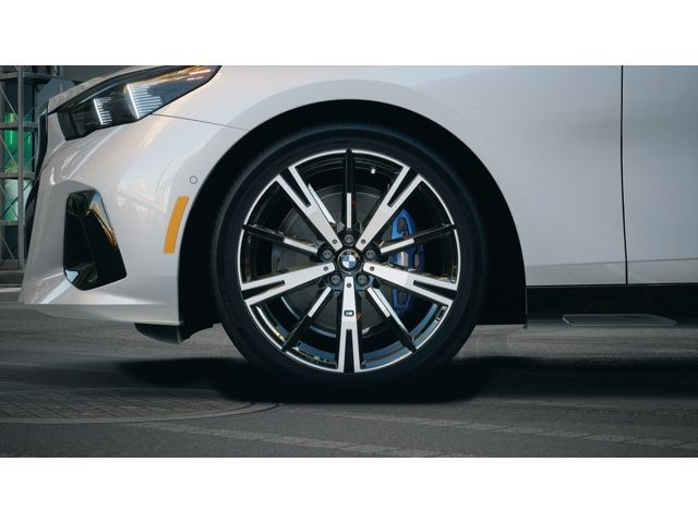 Thumbnail: 2026 BMW 5 Series - 7