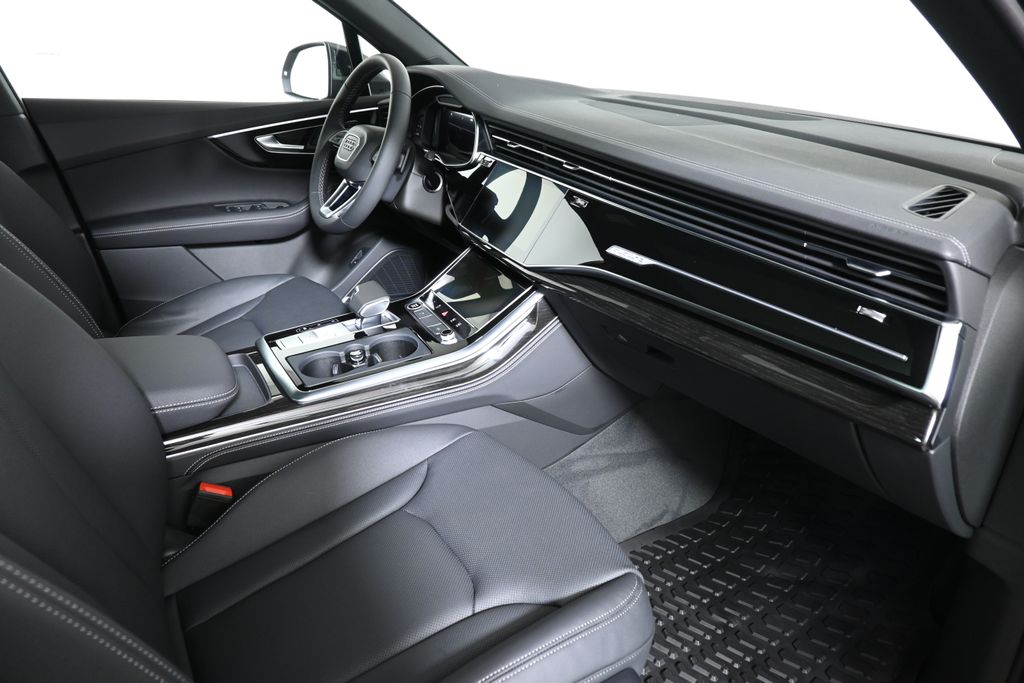 Thumbnail: 2026 Audi Q7 - 21