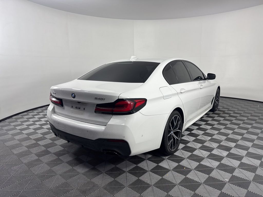 Thumbnail: 2022 BMW 5 Series - 5