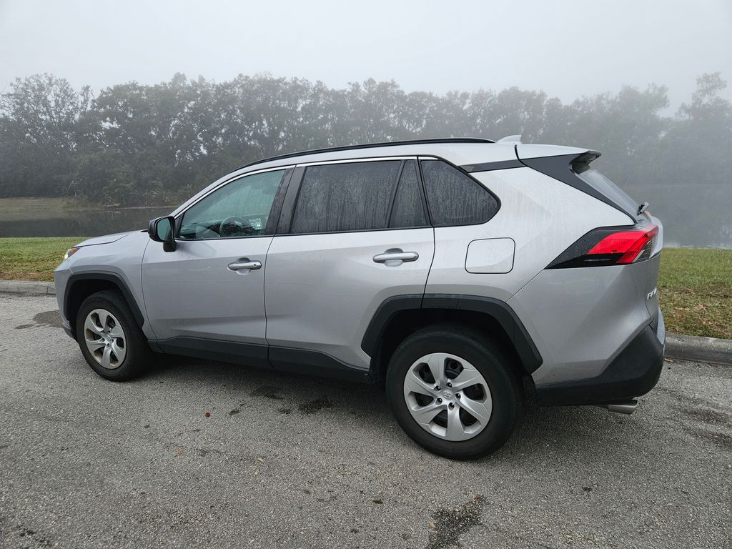 2021 Toyota RAV4 LE 3