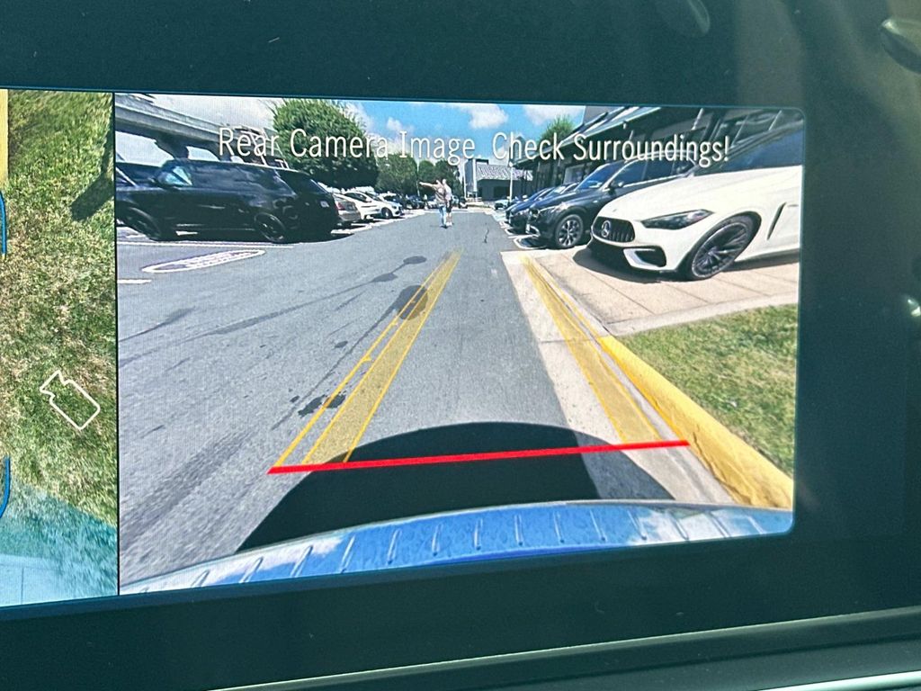 Thumbnail: 2026 Mercedes-Benz GLE - 10