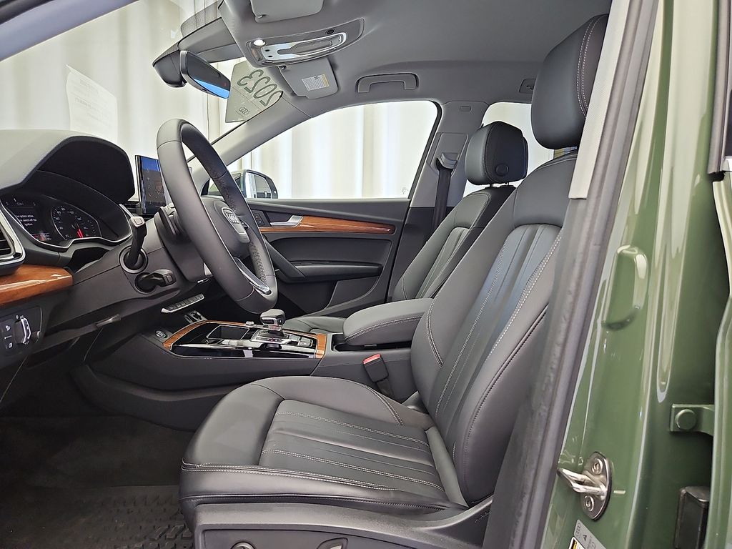 Thumbnail: 2023 Audi Q5 - 14