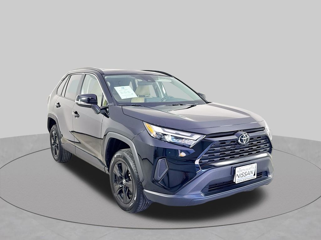 2025 Toyota RAV4 XLE AWD
