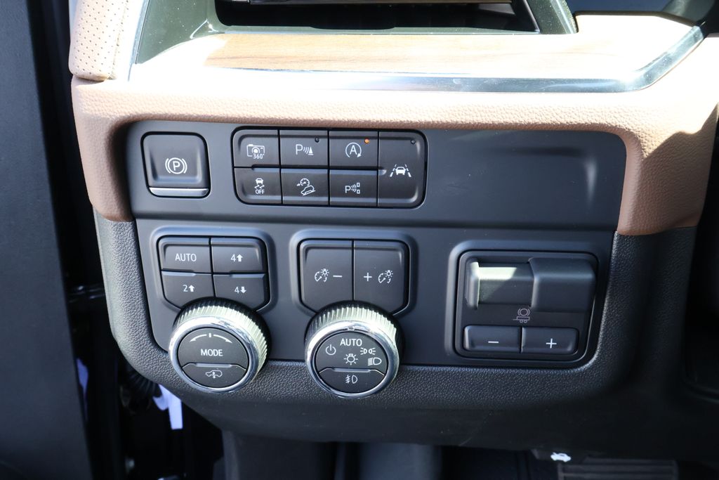 2025 Chevrolet Tahoe High Country 20