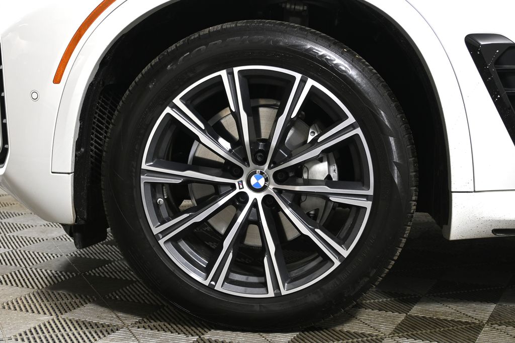 Thumbnail: 2024 BMW X5 - 12