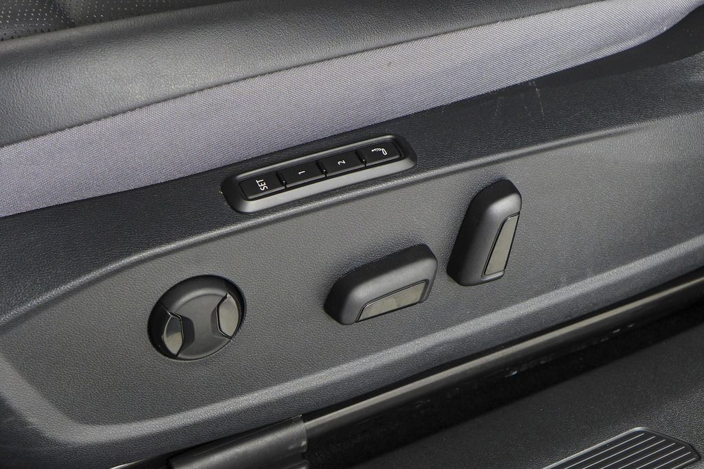 Thumbnail: 2023 Volkswagen ID.4 - 23