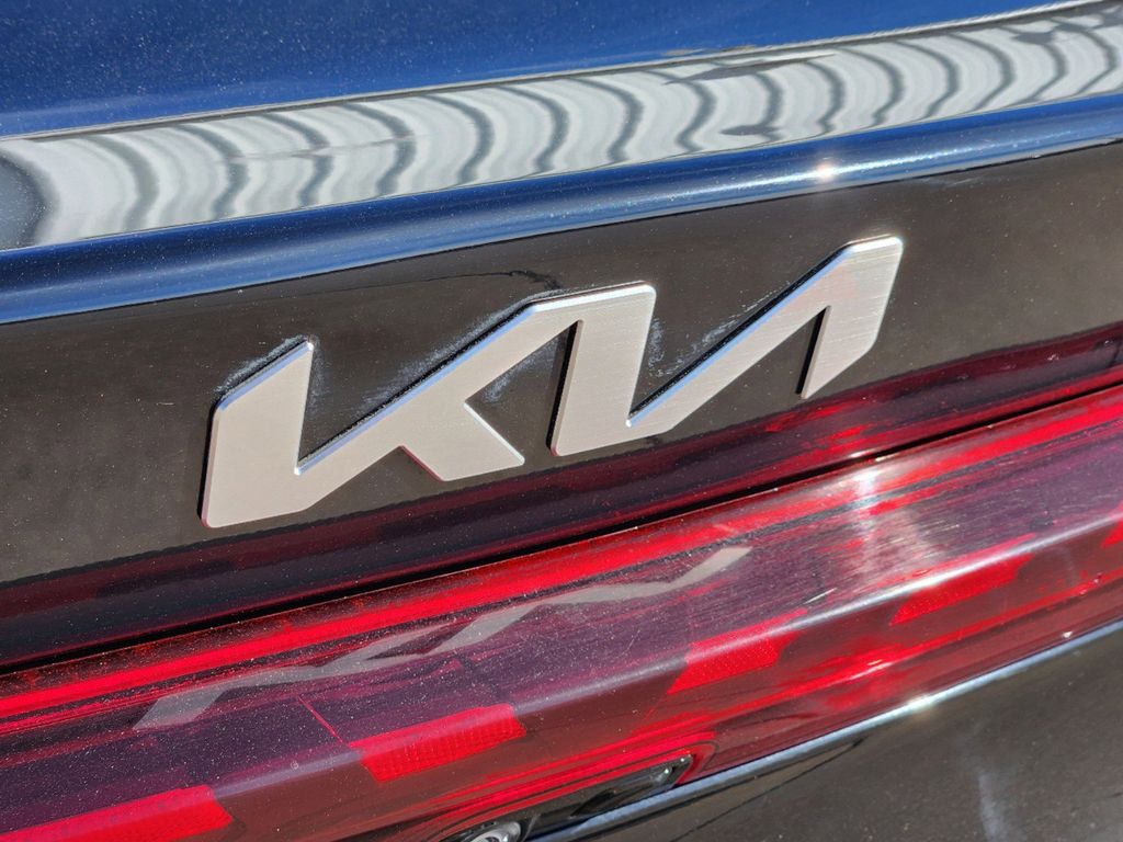 2022 Kia K5 LXS 13